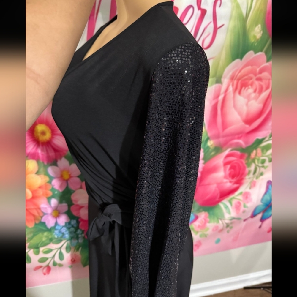Elegant Black Wrap Dress - Picture 6 of 8